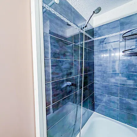 4 Personnes Calme * Agde